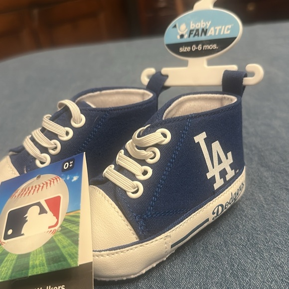 LA Dodgers NWT Baby Fanatic Blue and White Pre Walker sneakers 0-6 months - Picture 3 of 7